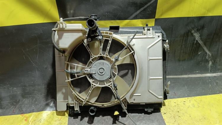 Радиатор основной Тойота Витц в Альметьевске 105363